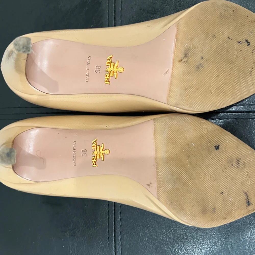 Prada saffiano leather pumps - Picture 4 of 7